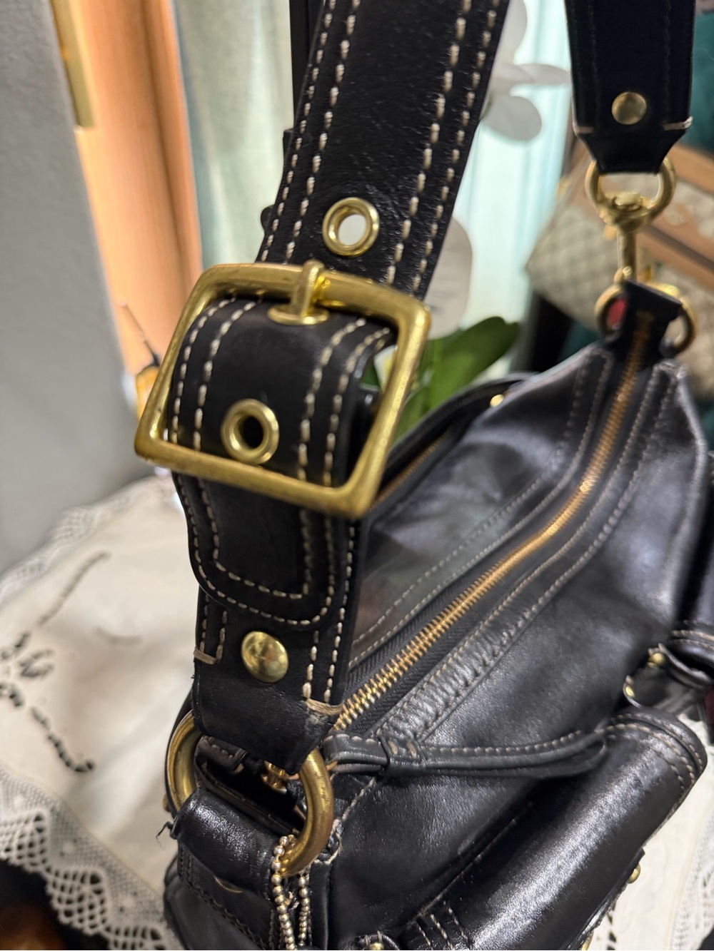 Coach Black Leather Shoulder Bag with Brass Turn-Locks - Picture 2 of 7